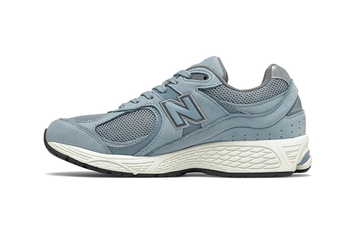 New-Balance-2002R-Light Blue