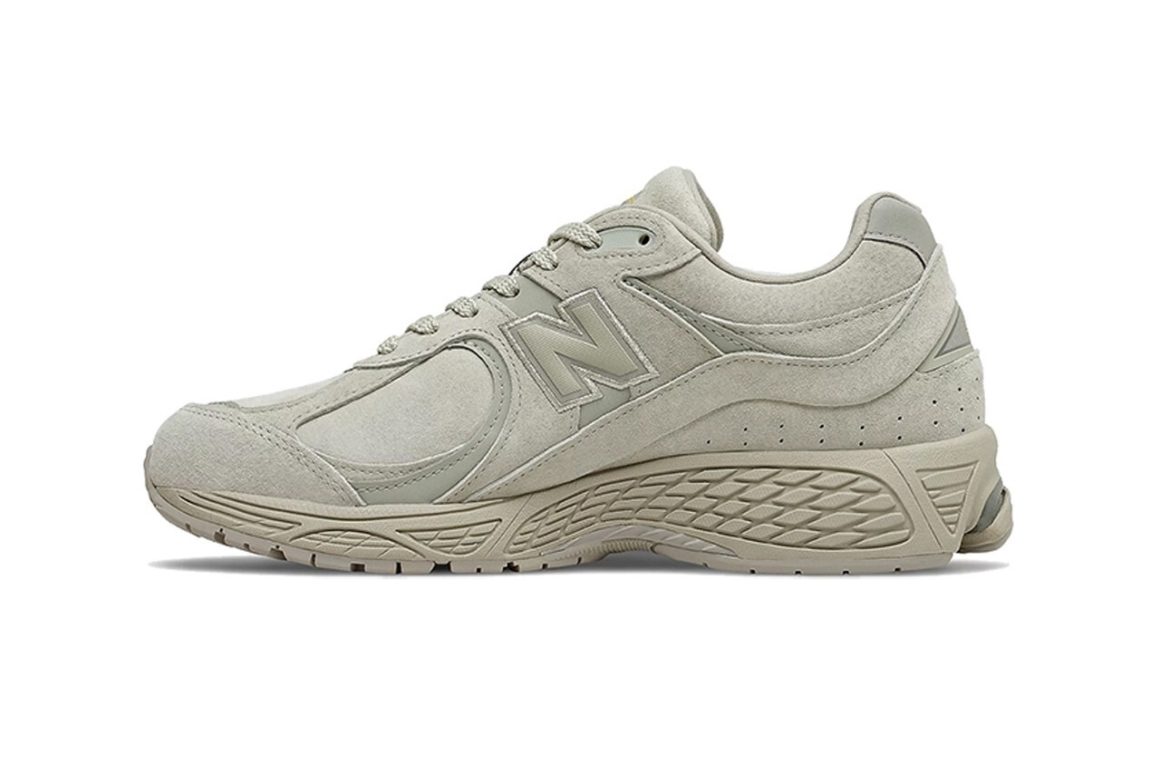 New-Balance-2002R-Stucco Tan