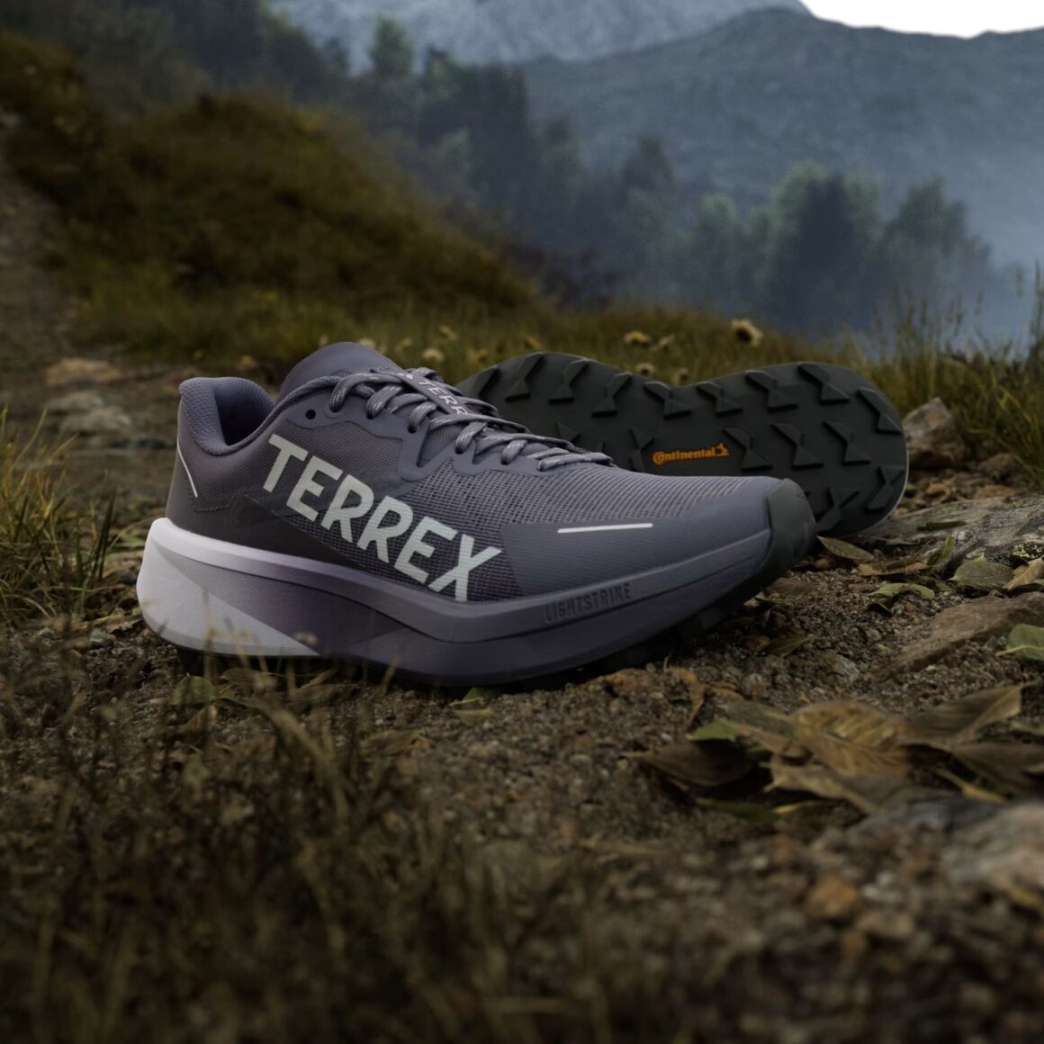 Adidas Terrex Agravic 3 JR5251 on Grass Lateral