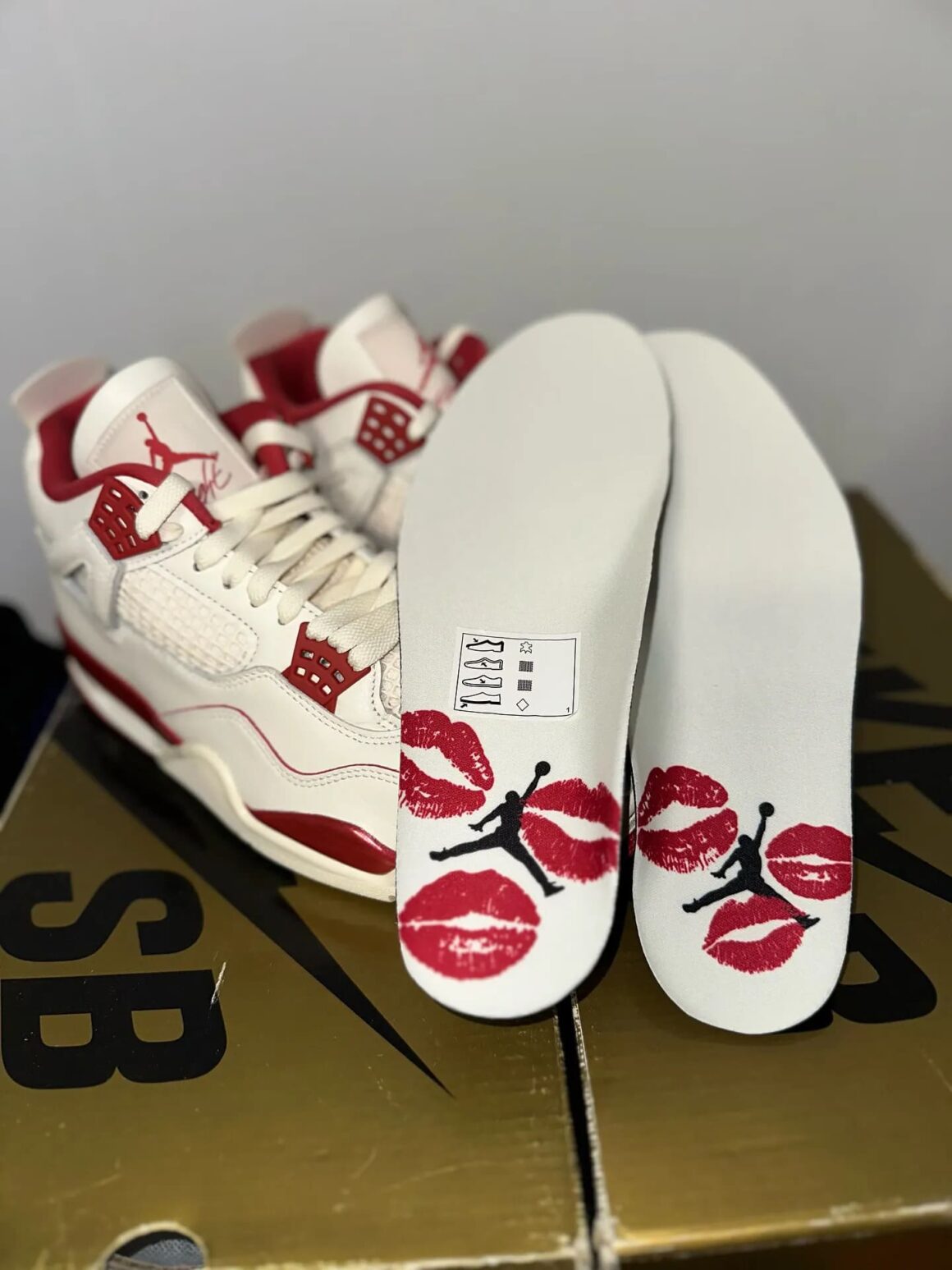 Air Jordan 4 “Sierra Red” Valentine HV0823-108 Insoles