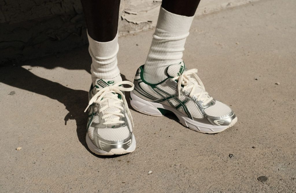 Asics Gel-1130 Cream Kale On Feet