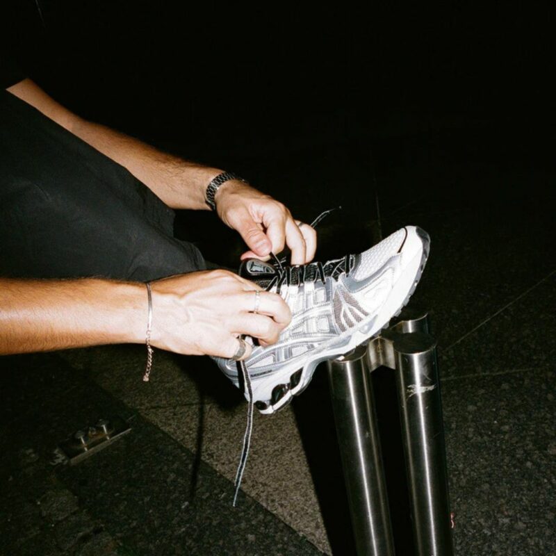 Asics Gel Kayano Highlight Kayano Legacy 1203A325.020 On Feet Titel