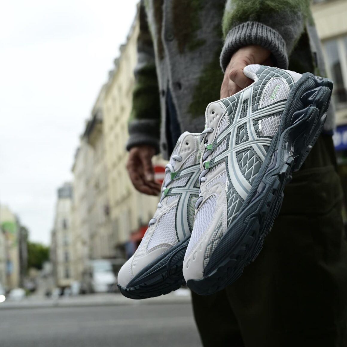 Asics Gel-Nimbus 10.1 1203A760-100 in Hand