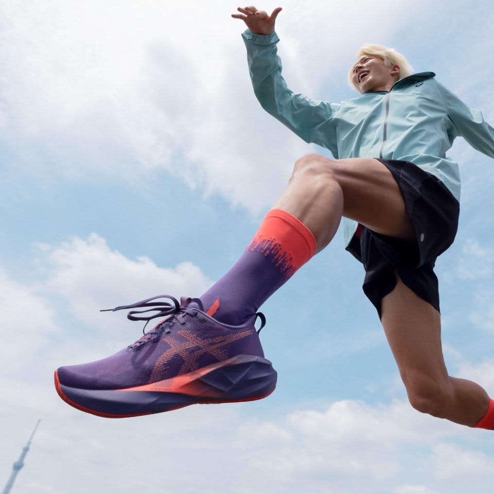 Asics Noveblast 5 1012B765-50 on Feet Jump