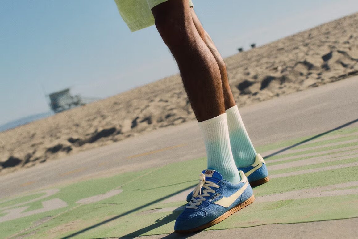 Autry Windspin Low Blue WSLMUB19 on Feet