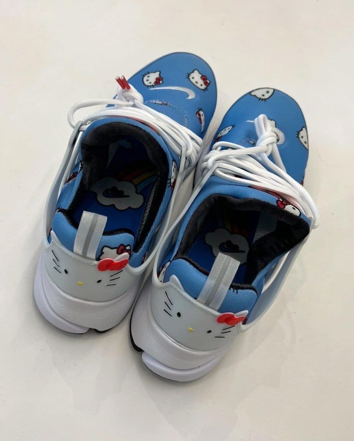 Hello Kitty x Nike Air Presto DV3770-400 Heel Detail