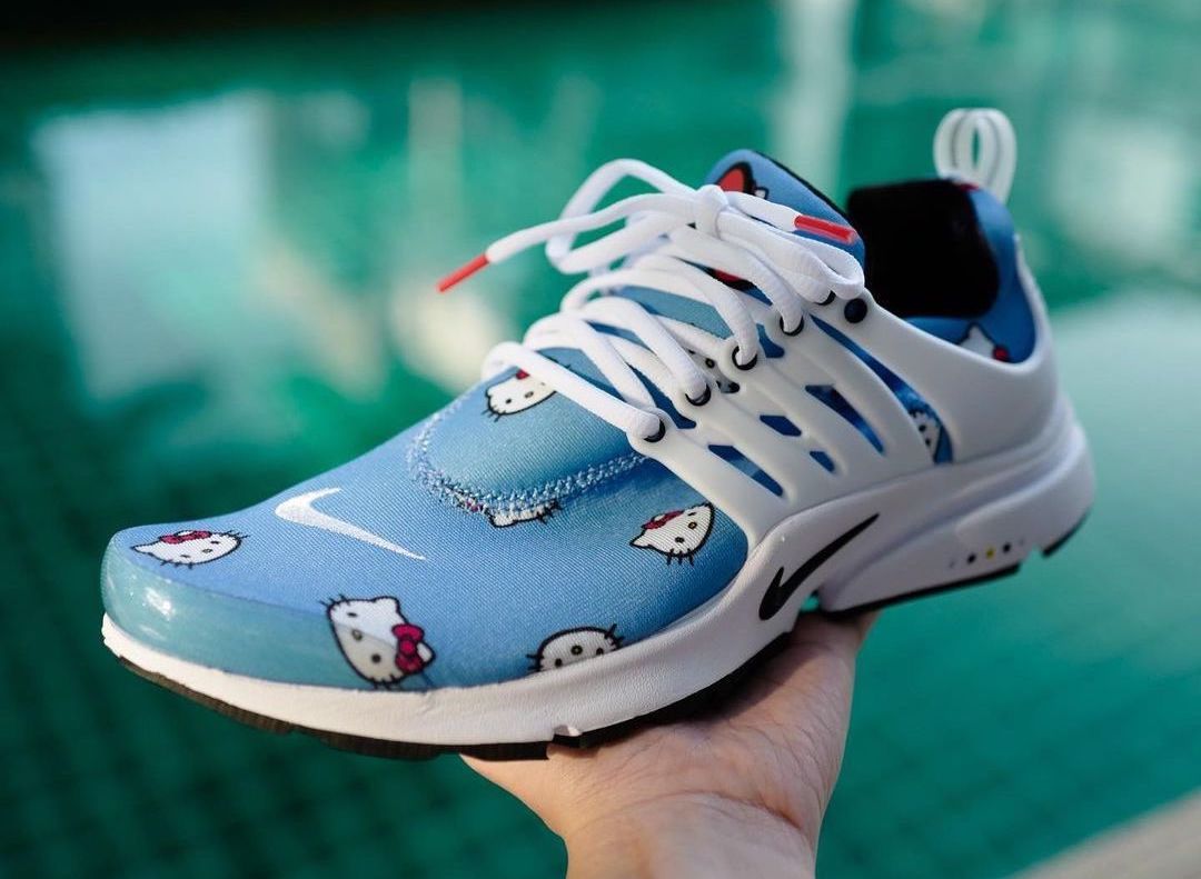 Hello-Kitty-x-Nike-Air-Presto-DV3770-400-in Hand