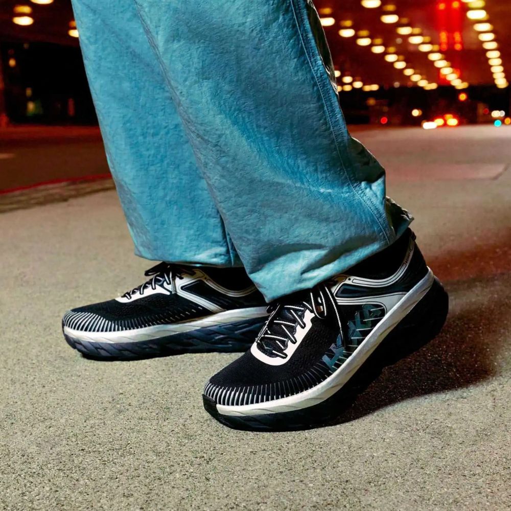 Hoka Bondi 7 TS 1110518-BKSTR on Feet