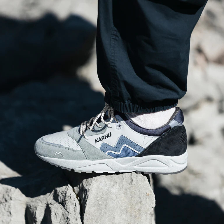 Karhu Aria 95 Legend Pigeon F803092 On Feet