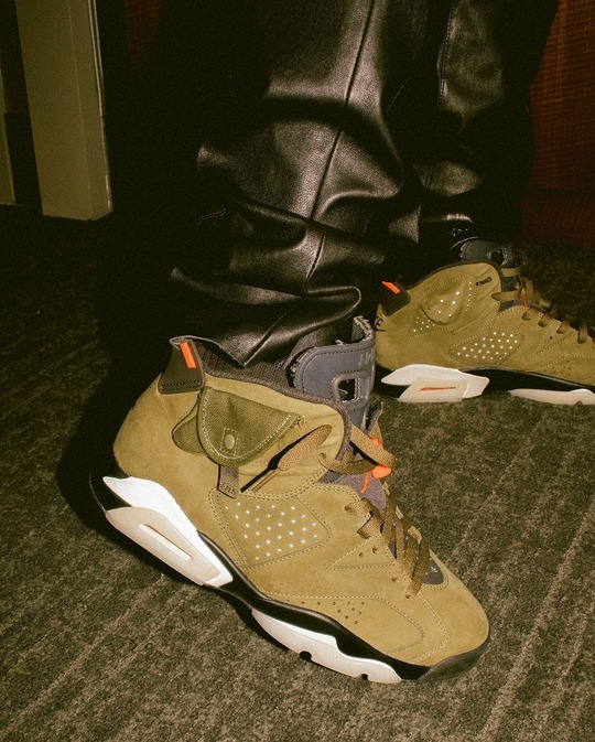 Nike Air Jordan 6 Travis Scott