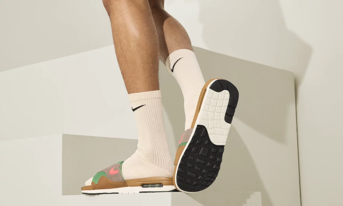 Nike Air Max 1 BRS Sandale On Feet Nike Socken