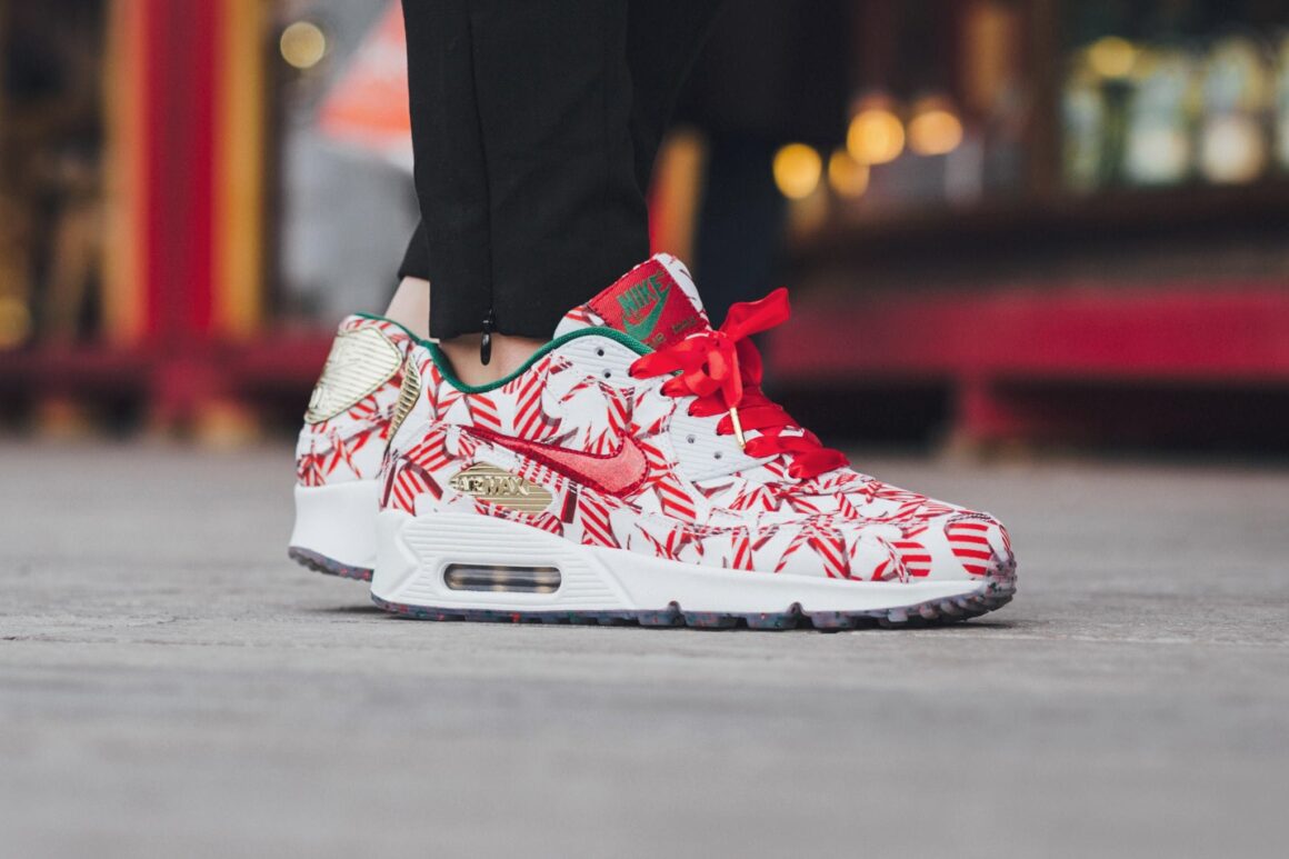 Nike Air Max 90 Candy Cane 813150-101 on feet