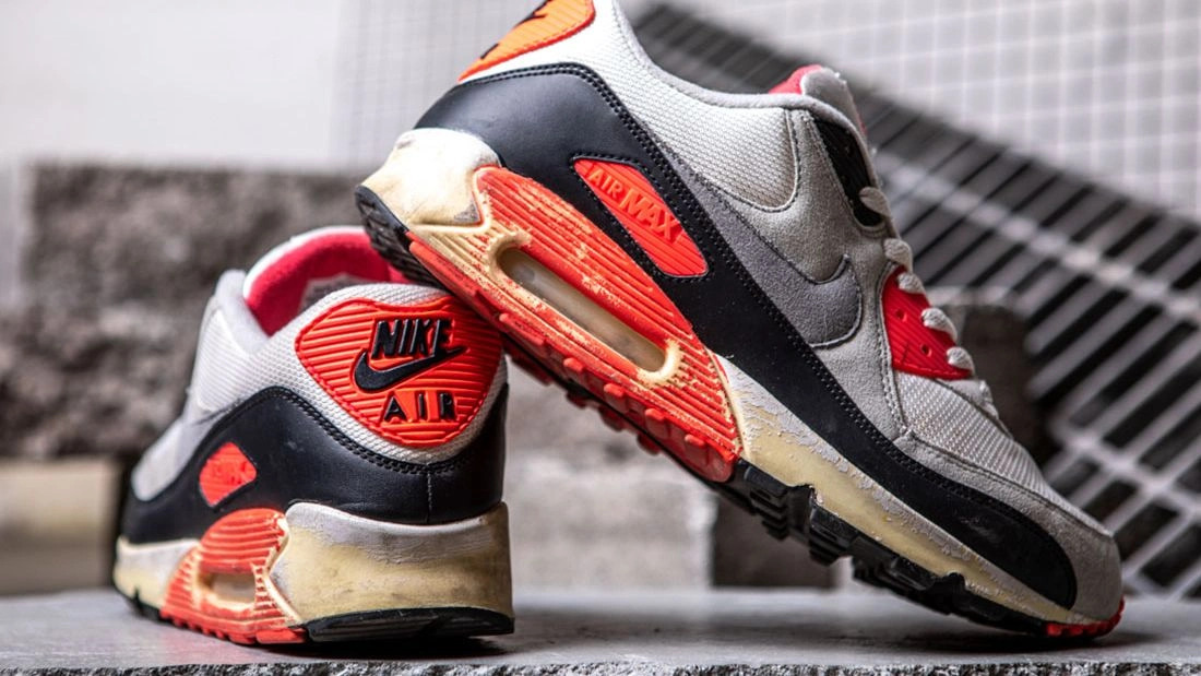 Nike Air Max 90 Infrared Vintage Pair Crumbling