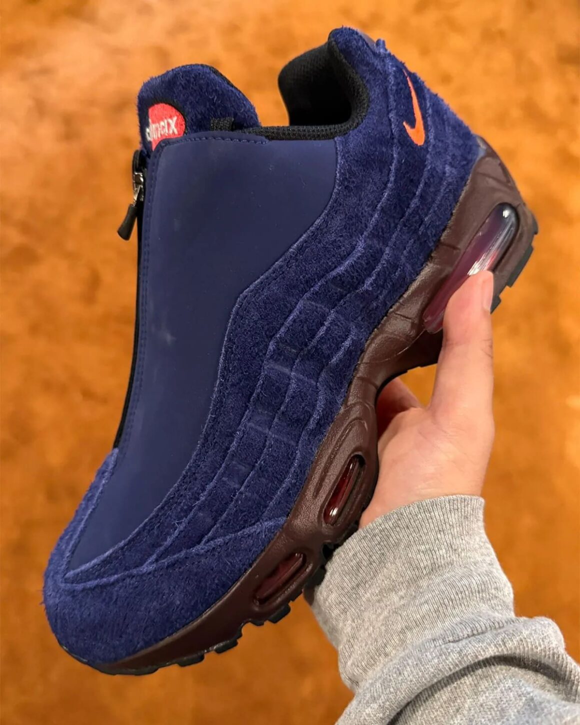Nike Air Max 95 Zip Loyal Blue IM0695-400 in Hand