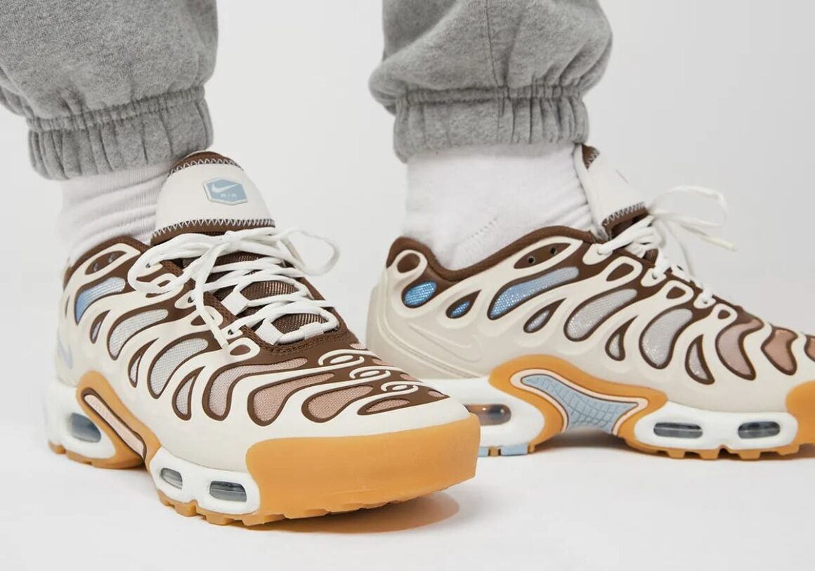 Nike Air Max Plus Drift Phantom Cacao Wow FD4290-001 On Feet-2