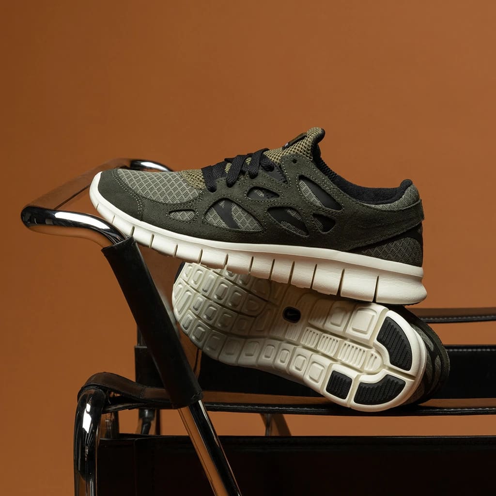 Nike-Free-Run-2.0-Sequois-Black-Olive-537732-305-Mood