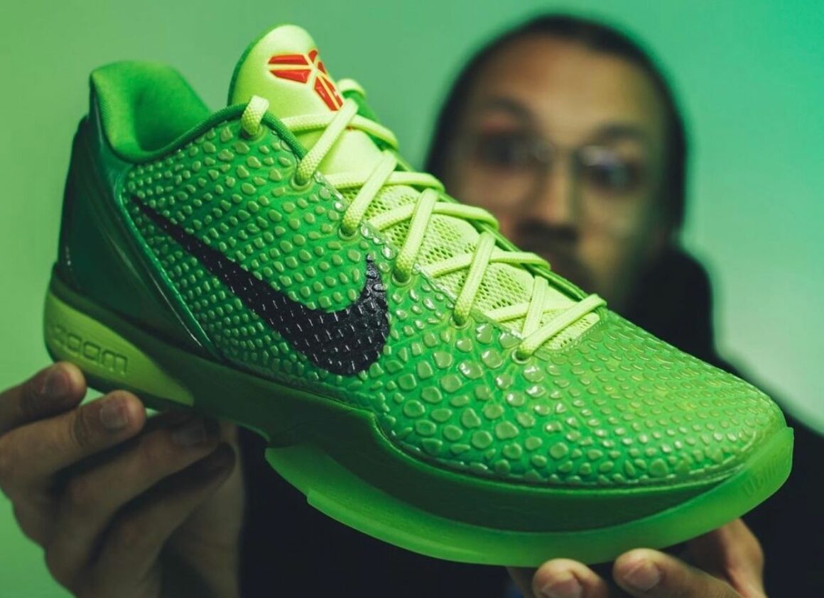 Nike Kobe 6 Protro Grinch CW2190-300 In Hand