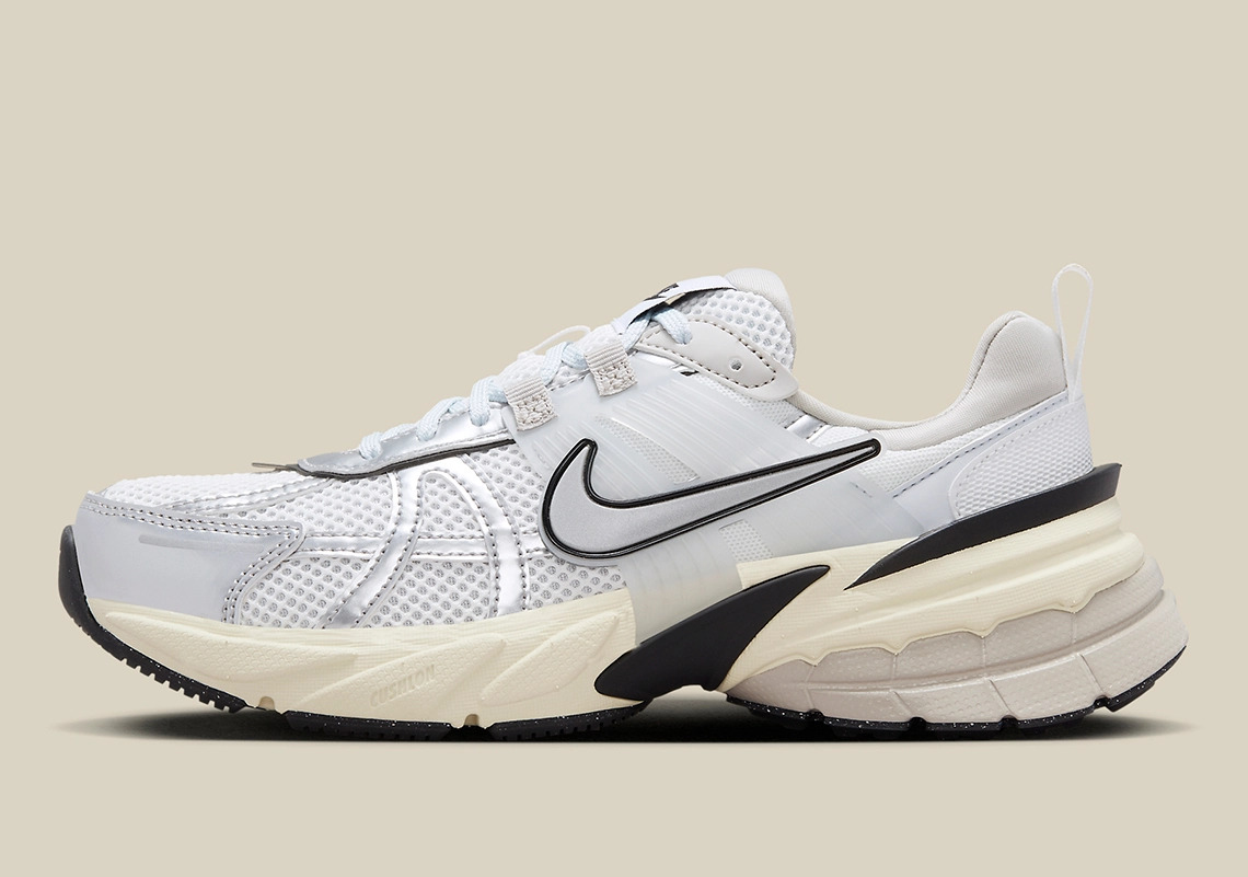 Nike Runtekk WMNS Summit White FD0736-100 Lateral