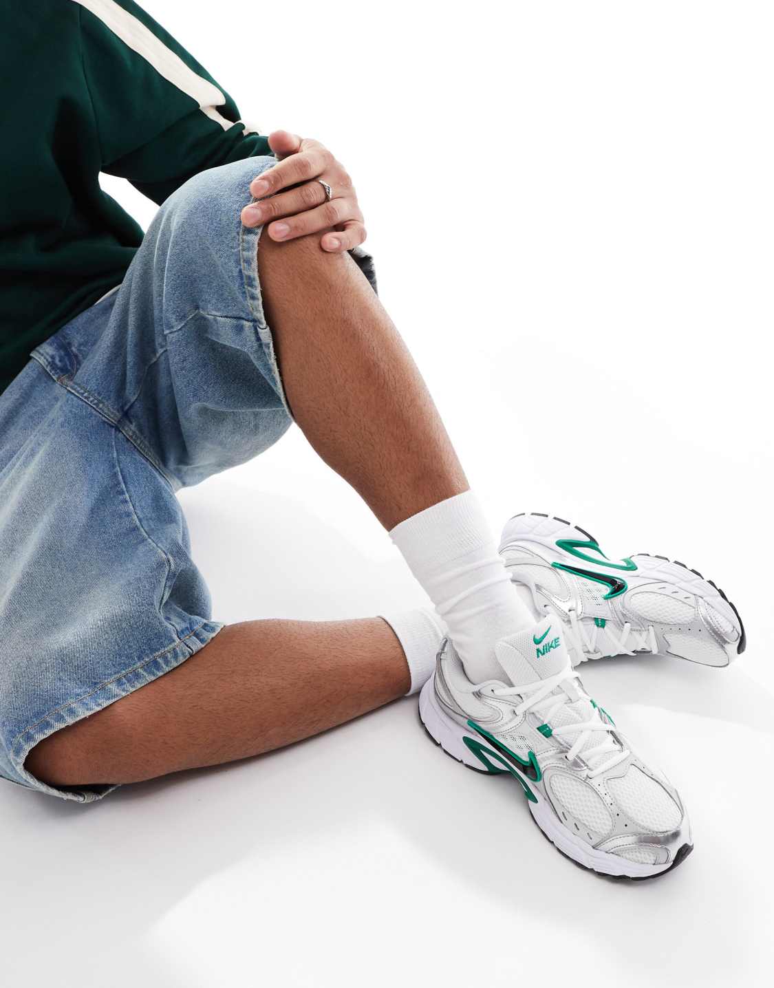 Nike V5 RNR HJ5228-100 on Feet