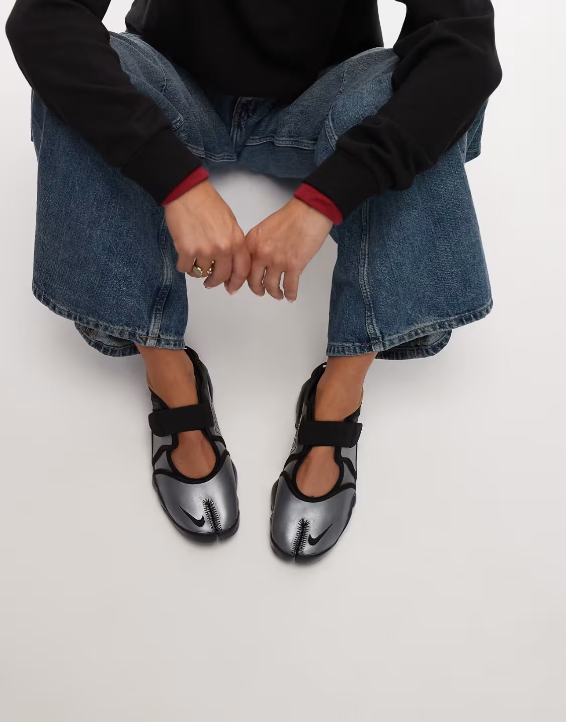Nike Wmns Air Rift IH3656-095 on Feet