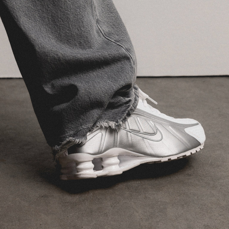 Nike Wmns Shox R4 Metallic Silver AR3565 101 On Feet