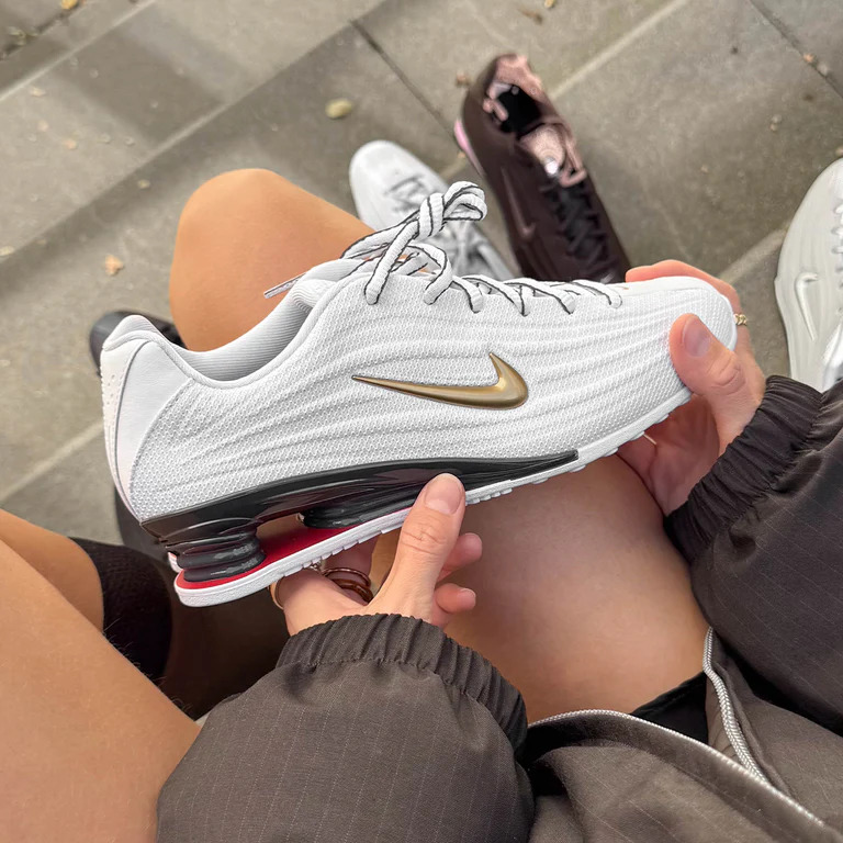 Nike Wmns Shox Z White Metallic Gold Varsity Red HQ7540-100 in Hand