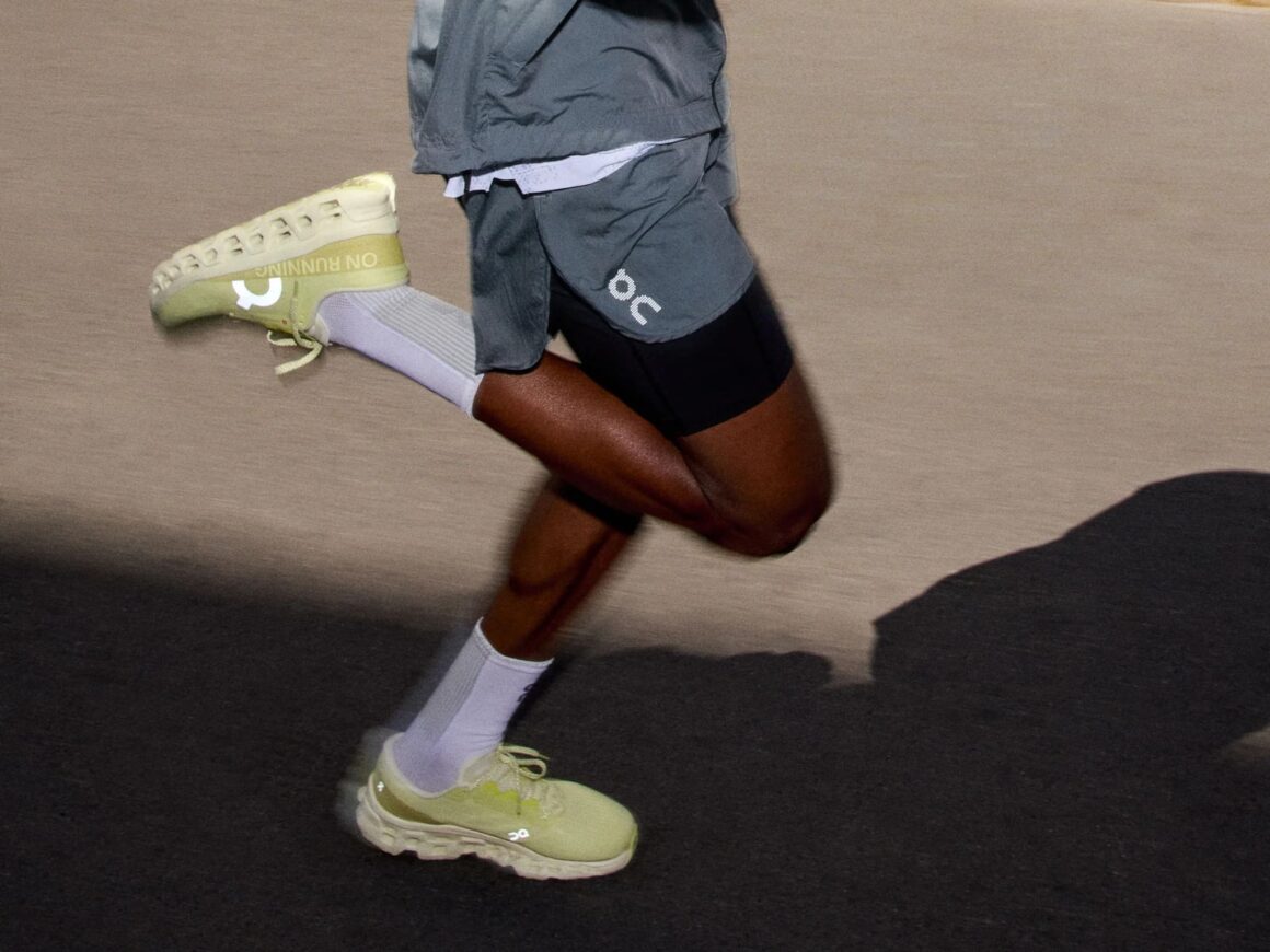 On Cloudmonster 3 3MG10054859 on Feet Running