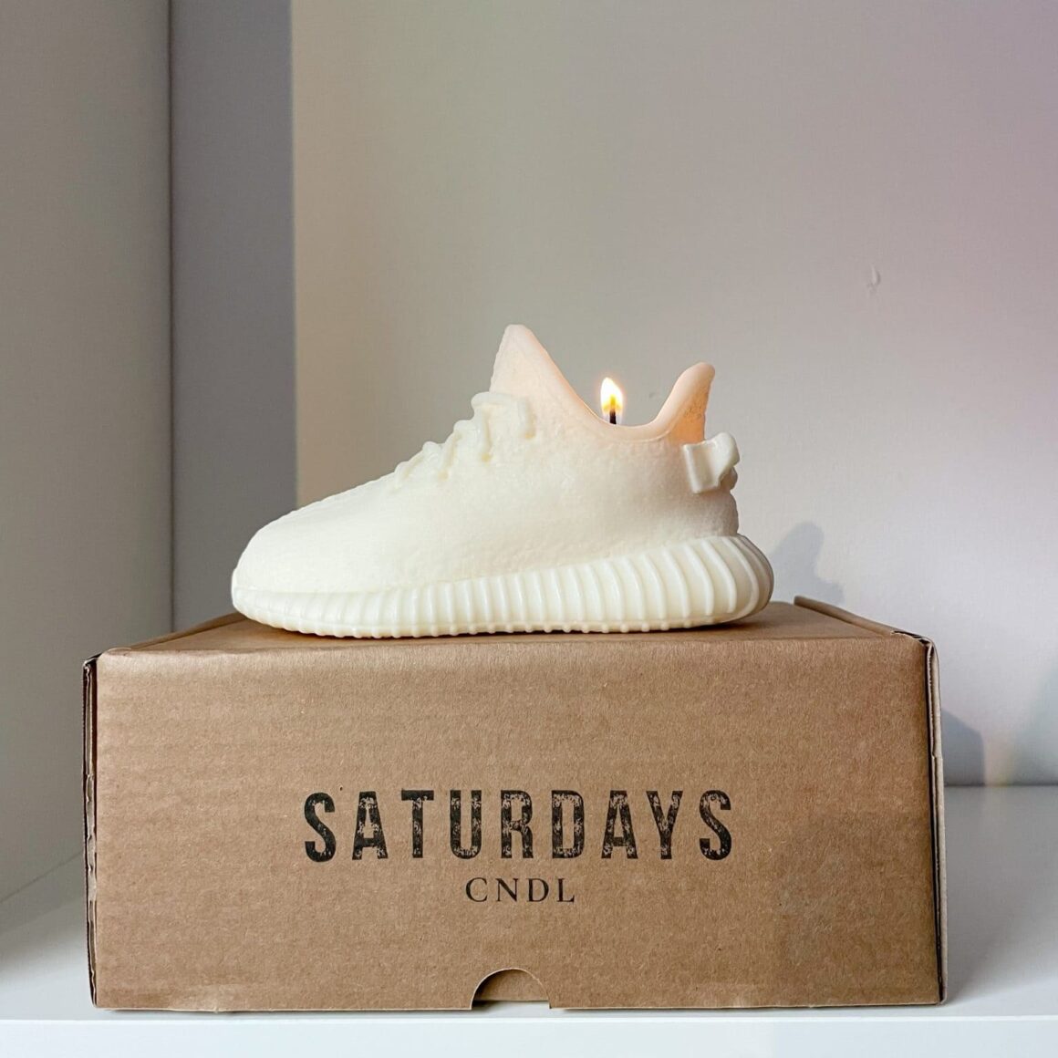 Sneaker Candle Yeezy Kerze Saturdays.cndl