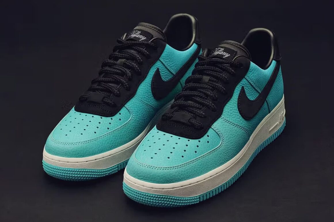 Tiffany Co x Nike Air Force 1 Friends and family
