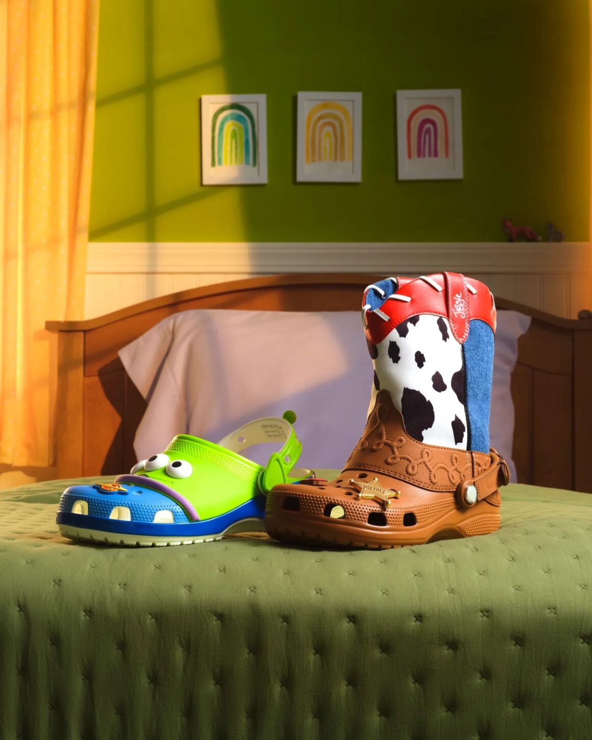 Toy Story x Crocs Classig Clog Aliens 213010-90H Jessie Clog Boot 213009-90H