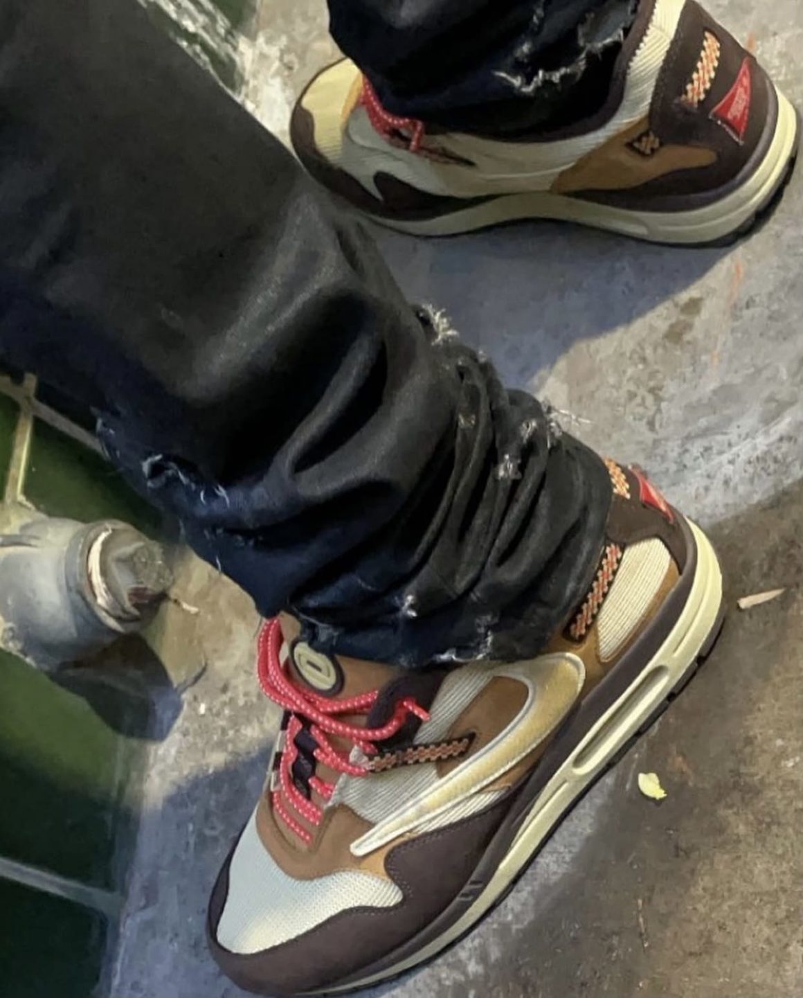 Travis Scott x Nike Air Max 1 Cactus Jack Baroque Brown On Feet