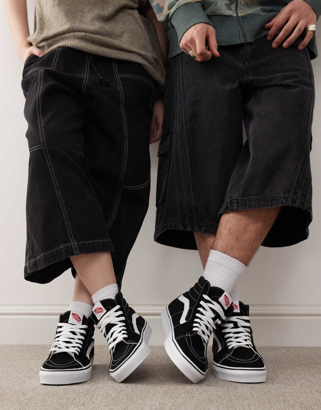 Vans Sk8 Hi VN000D5IB8C1 Couple on Feet