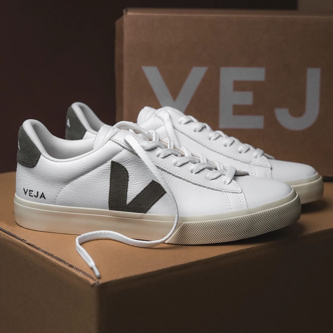 Veja Campo Chromefree Leather CP0502347B Lateral Box