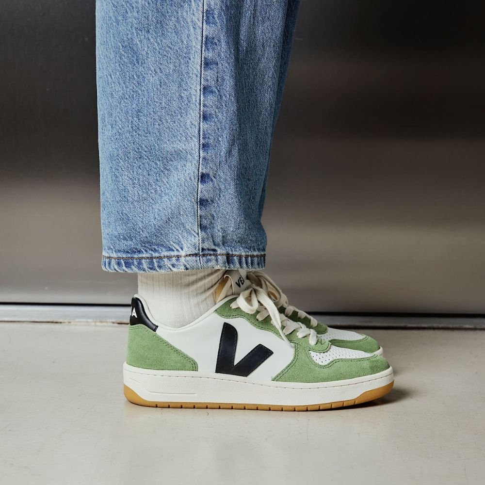 Veja V-10 Prime Leather Green VI0220500B On Feet VI0220866