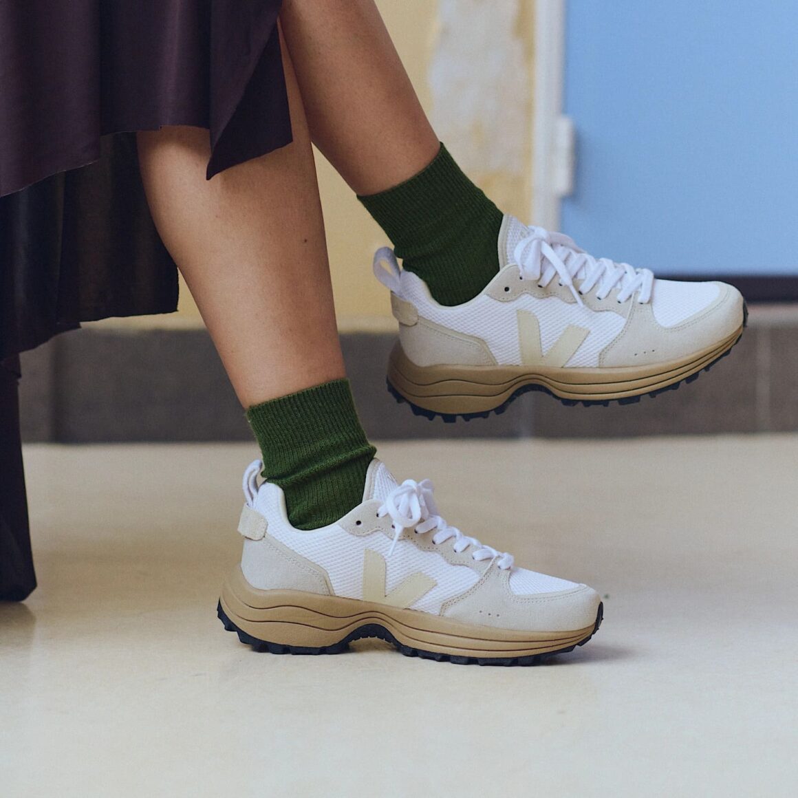 Veja Venturi II Alveomesh On Feet VR2103752A Green Socks