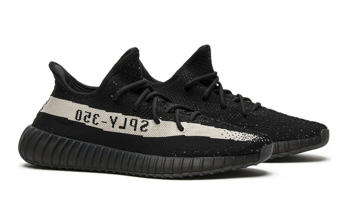 YEEZY BOOST 350 v2 Oreo BY1604 Restock