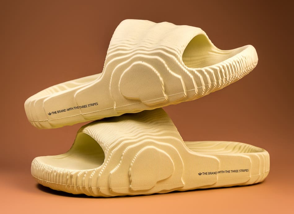 adidas-originals-adilette-22-desert-sand-gx6945-Full Shoe