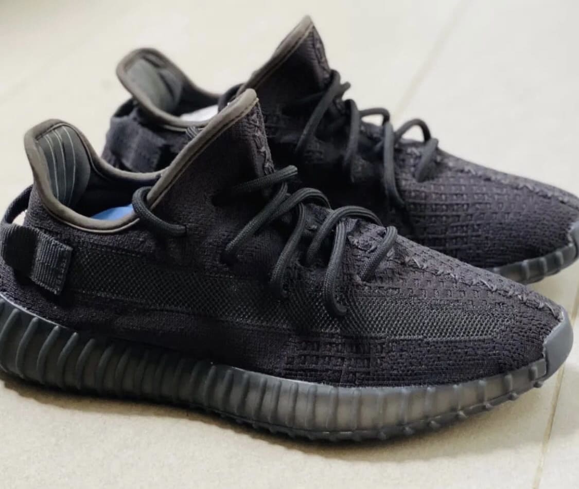 adidas YEEZY BOOST 350 v2 Charcoal