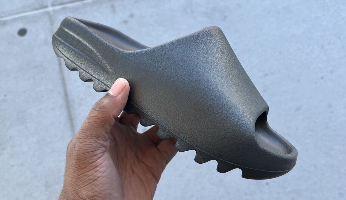 adidas Yeezy Slide Onyx HQ6448 In hand