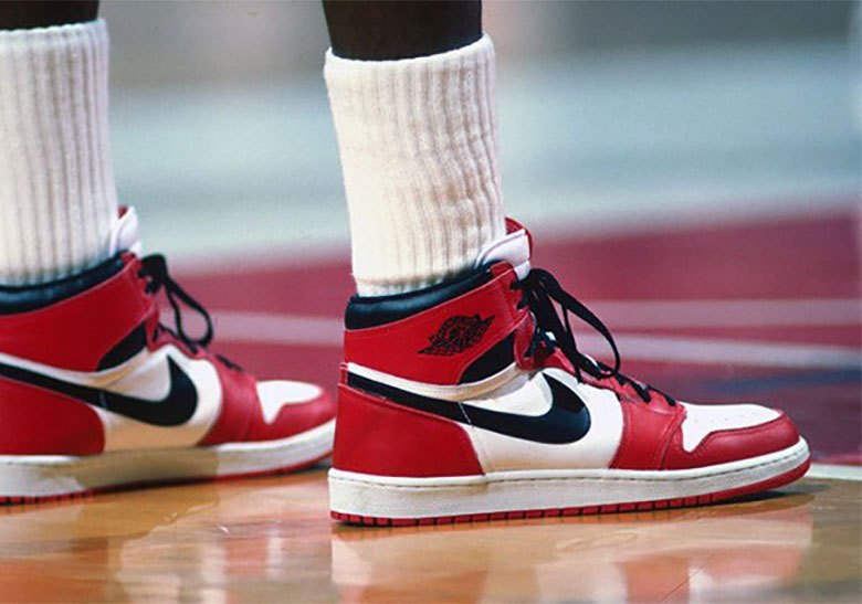 nike-air-jordan-1-chicago