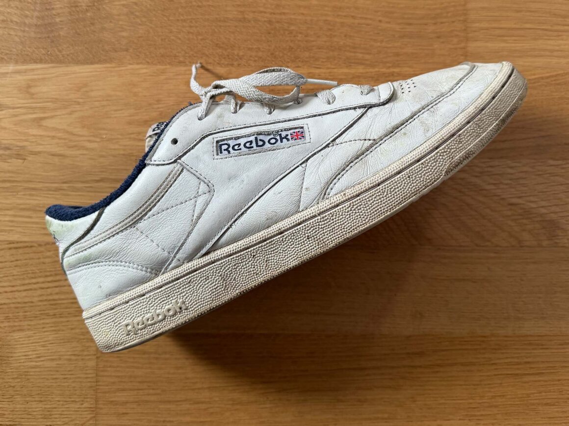 6/10 condition reebok sneaker