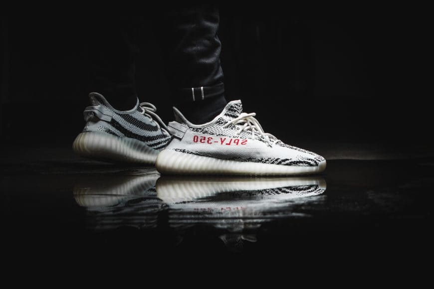 cp9654-yeezy-boost-350v2-zebra