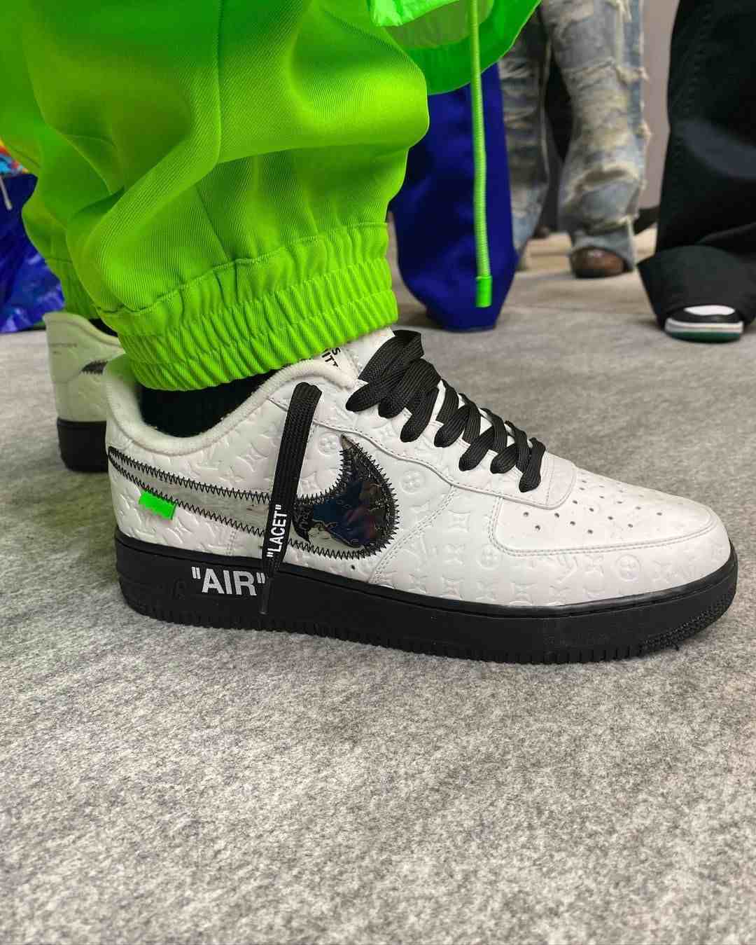 louis vuitton nike air force 1 ss22 white black sideview