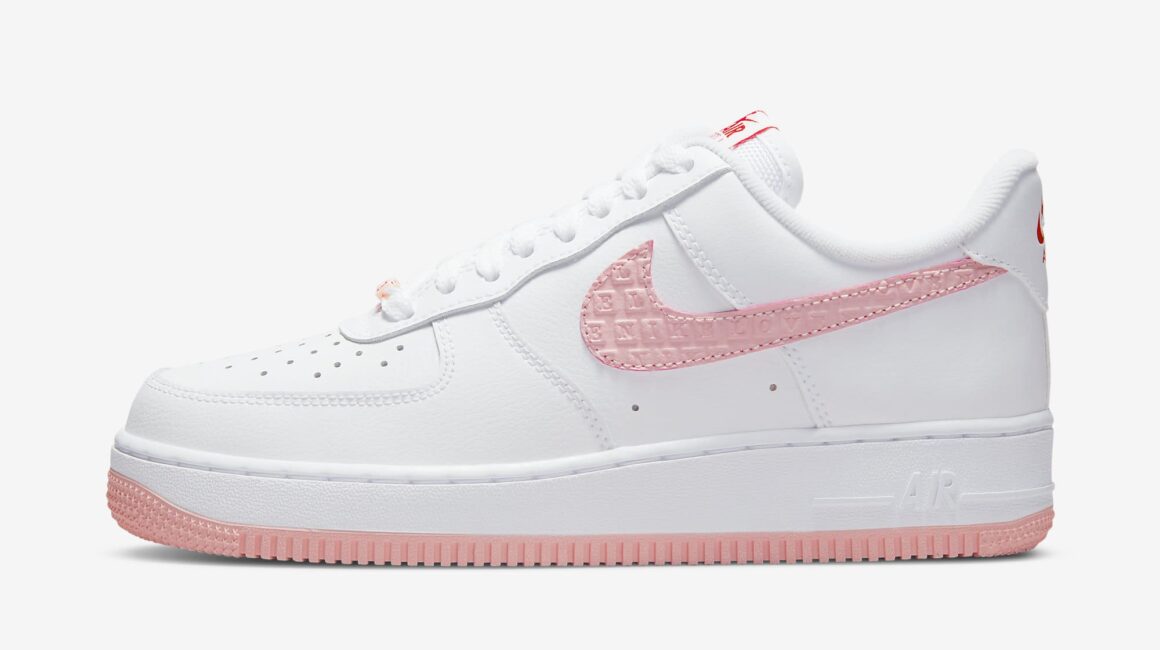 Nike Air Force 1 Low Valentines Day DQ9320-100 Lateral