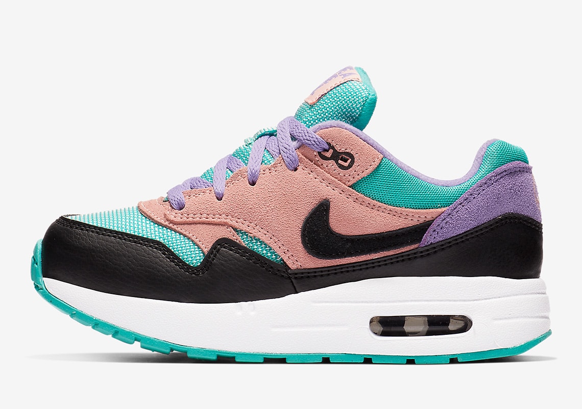 nike-air-max-1-bq7213-001-have-a-nike-day-pack