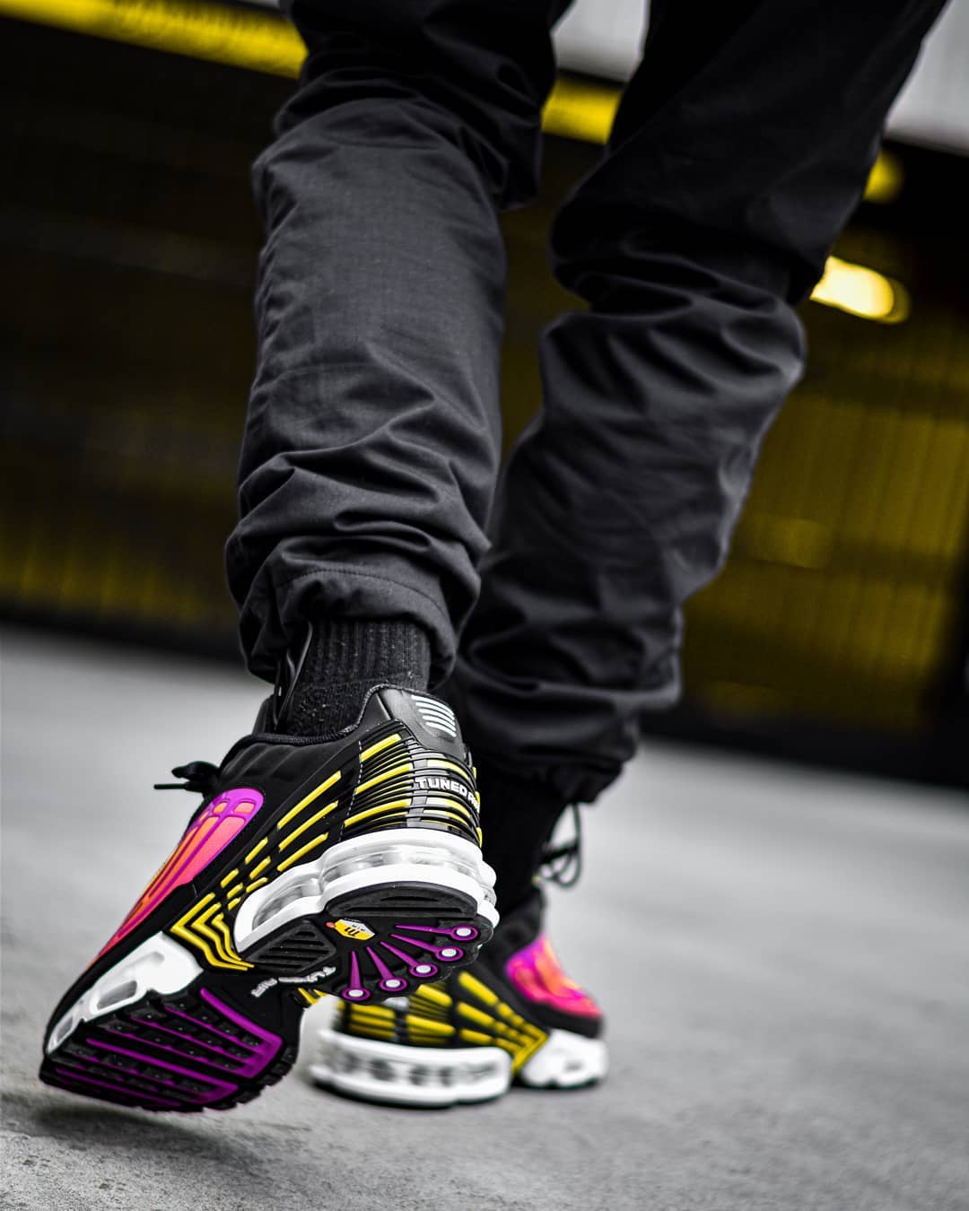 nike air max plus hyper violet