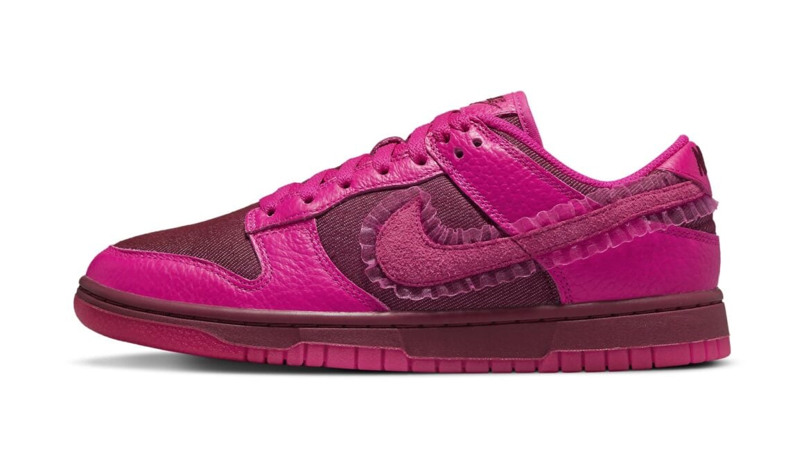 Nike Valentine Sneaker 2022 Dunk Low DQ9324-600 Lateral