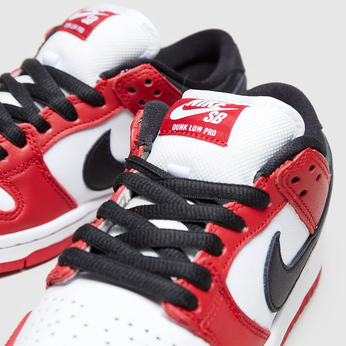 nike-sb-dunk-low-chicago