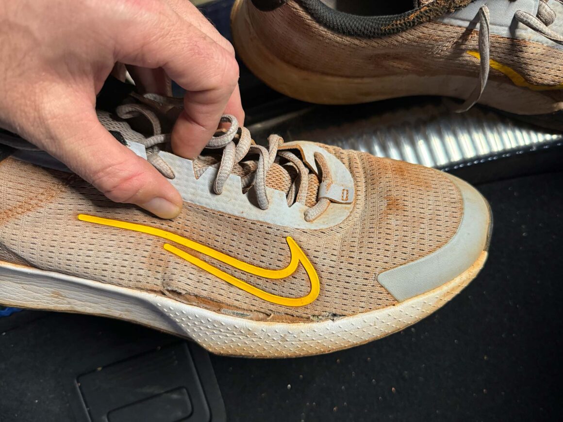 2/10 zustand tennisschuh