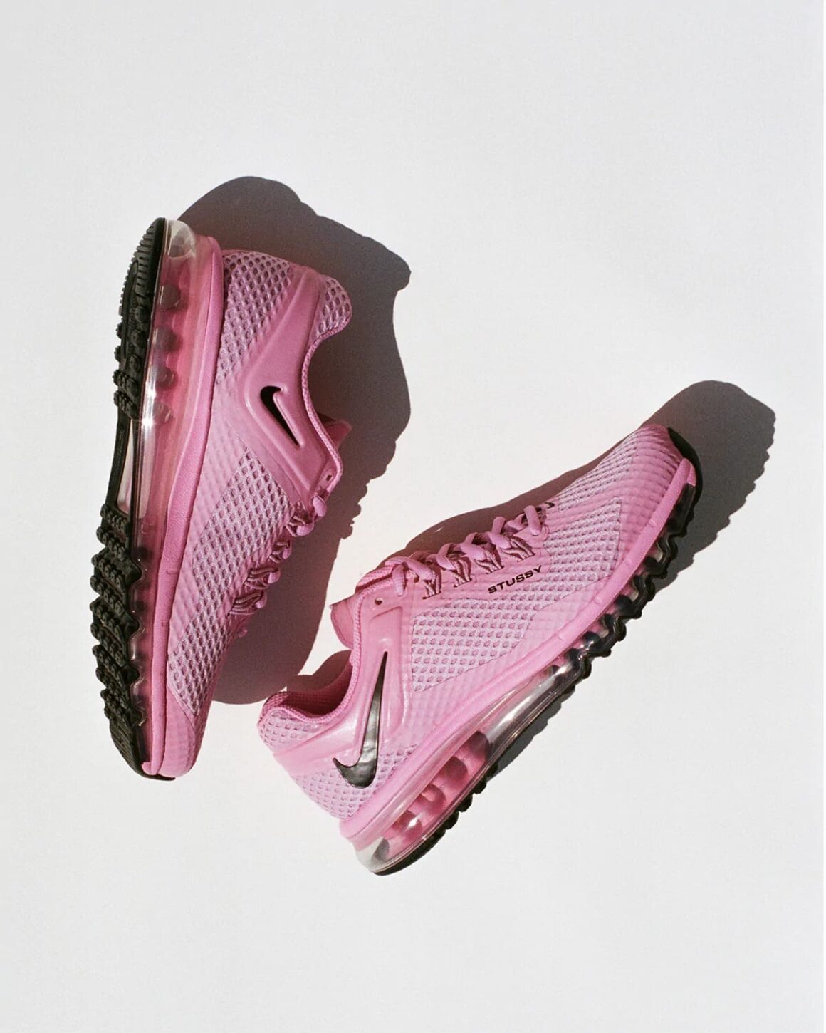 stussy-nike-air-max-2013-pink-DR2601-600